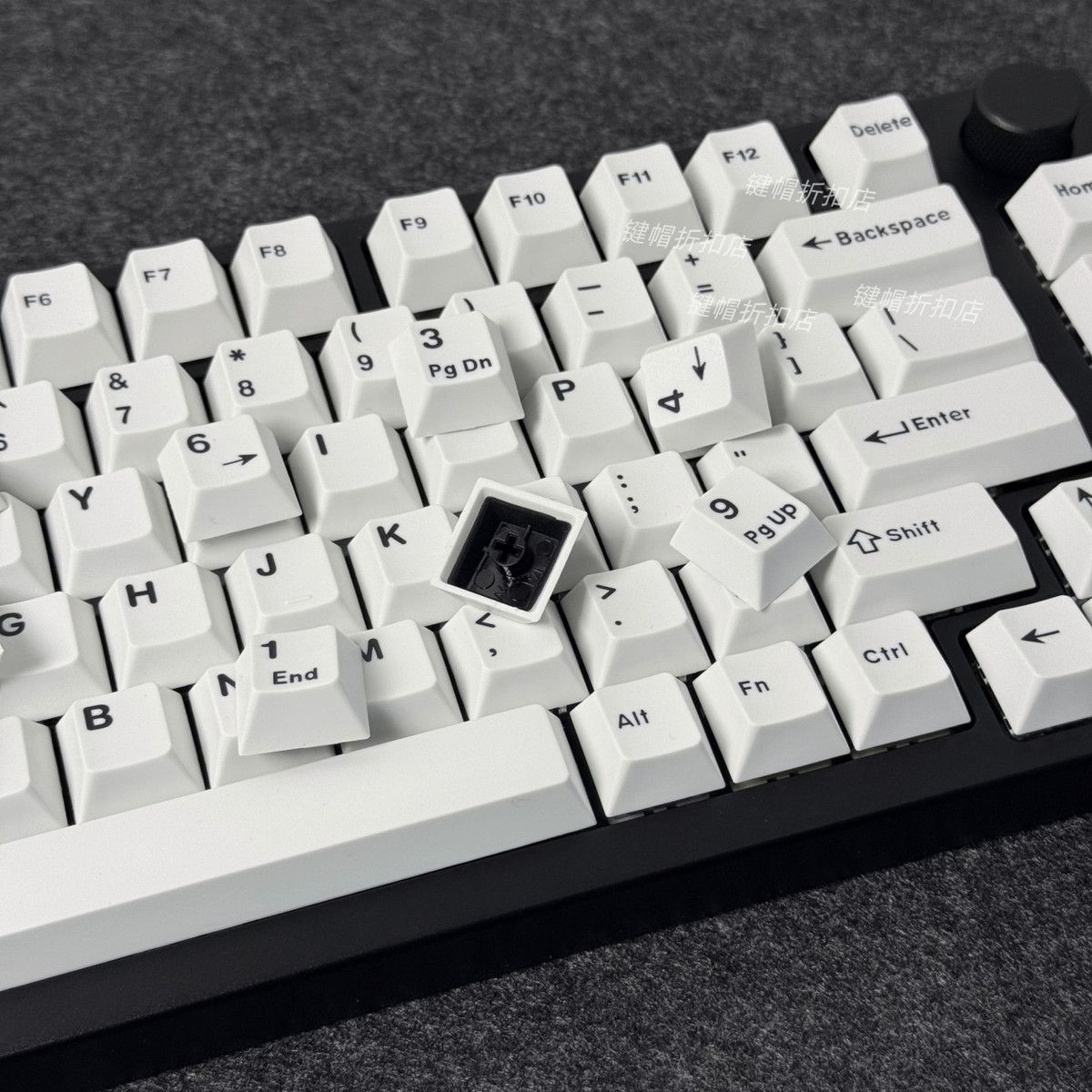 Minimalist Pure White Keycaps  - огляд і ціна Gaming Keyboard Bundle